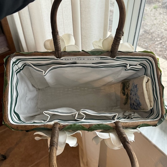 Gretchen Scott Designs White / Green Floral Handle Bag - Picture 5 of 7